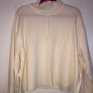 ⭐️ WHITE NWOT Urban Outfitters Turtleneck ⭐️